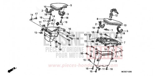 POSHE DE CAPOT ST1300AE de 2014